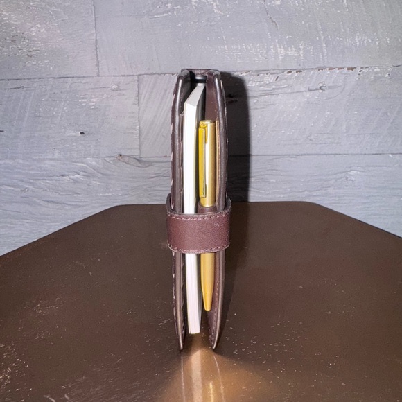 Gorgeous Bottega Veneta agenda with card holders and slip pockets - Picture 4 of 10